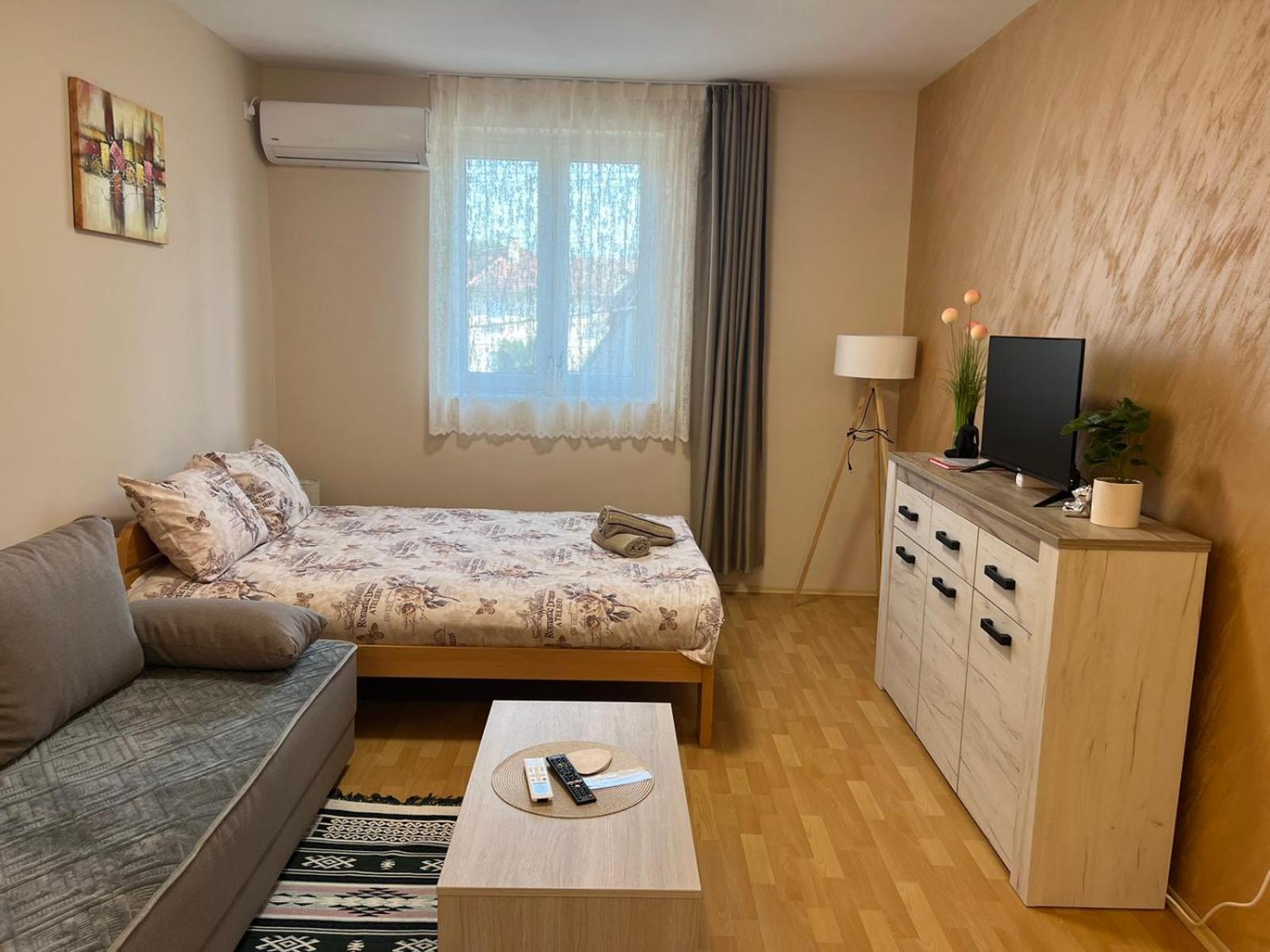 Apartment Sladana I Luna Суботица Экстерьер фото